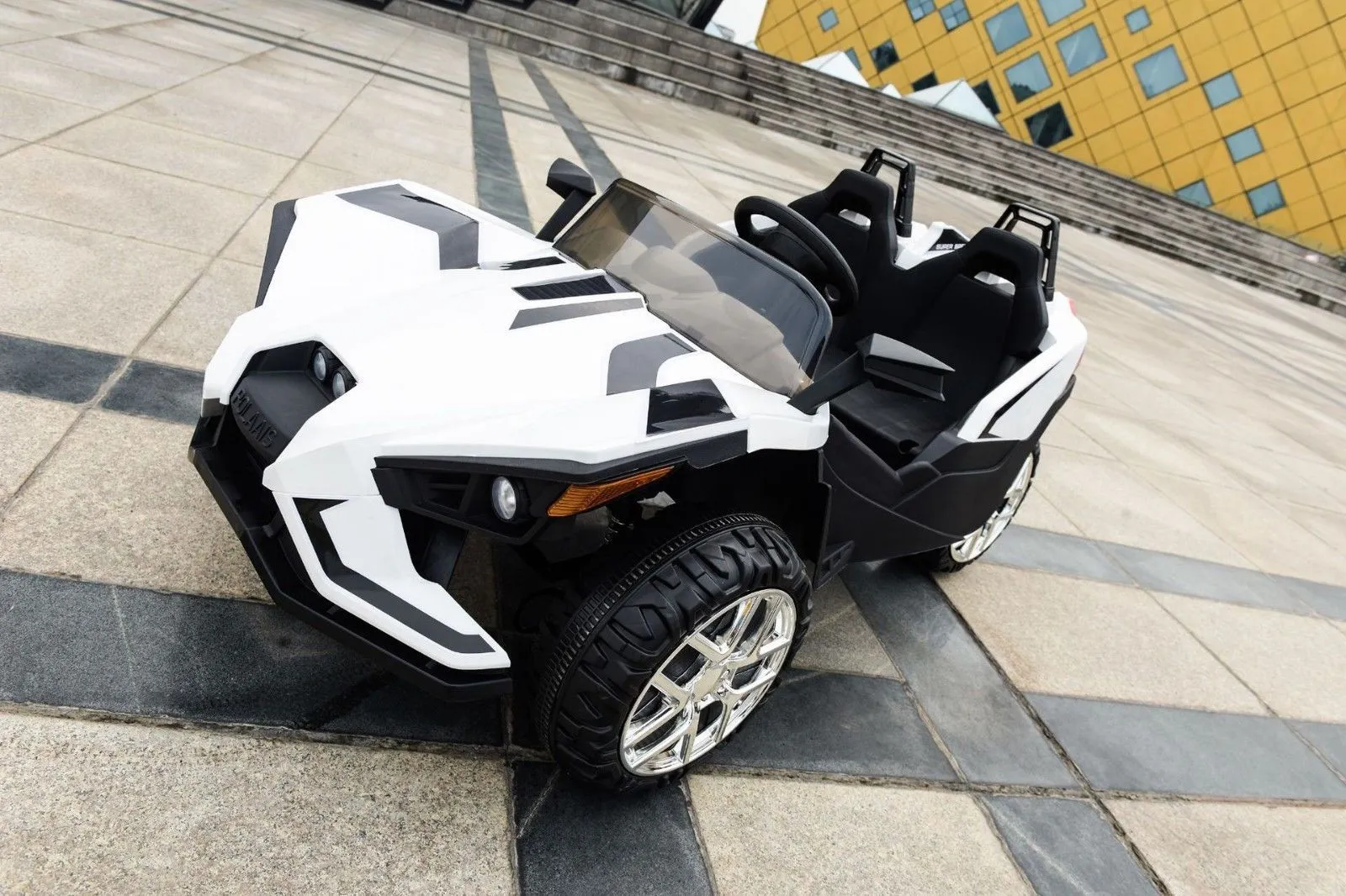 Polaris Slingshot Style